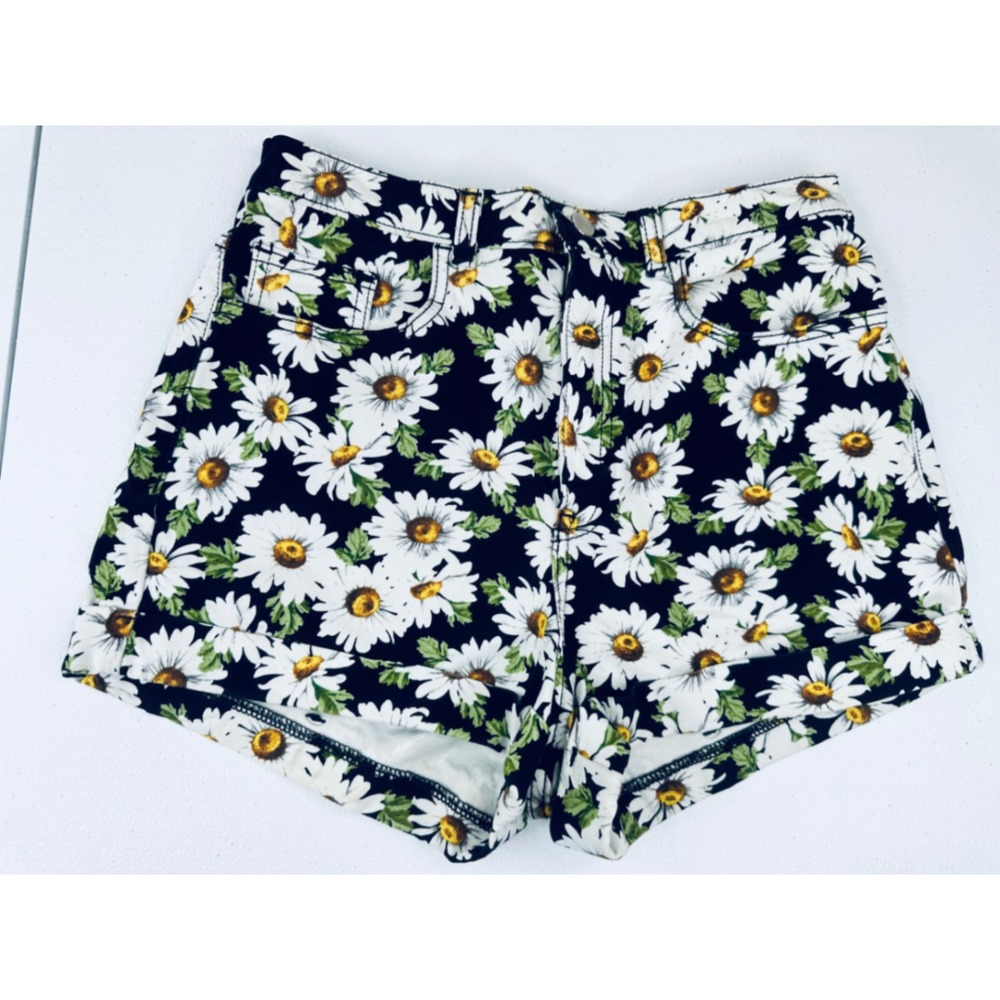 American Apparel Daisy Floral Shorts Women Size 29 Black Great High Waisted 8/10